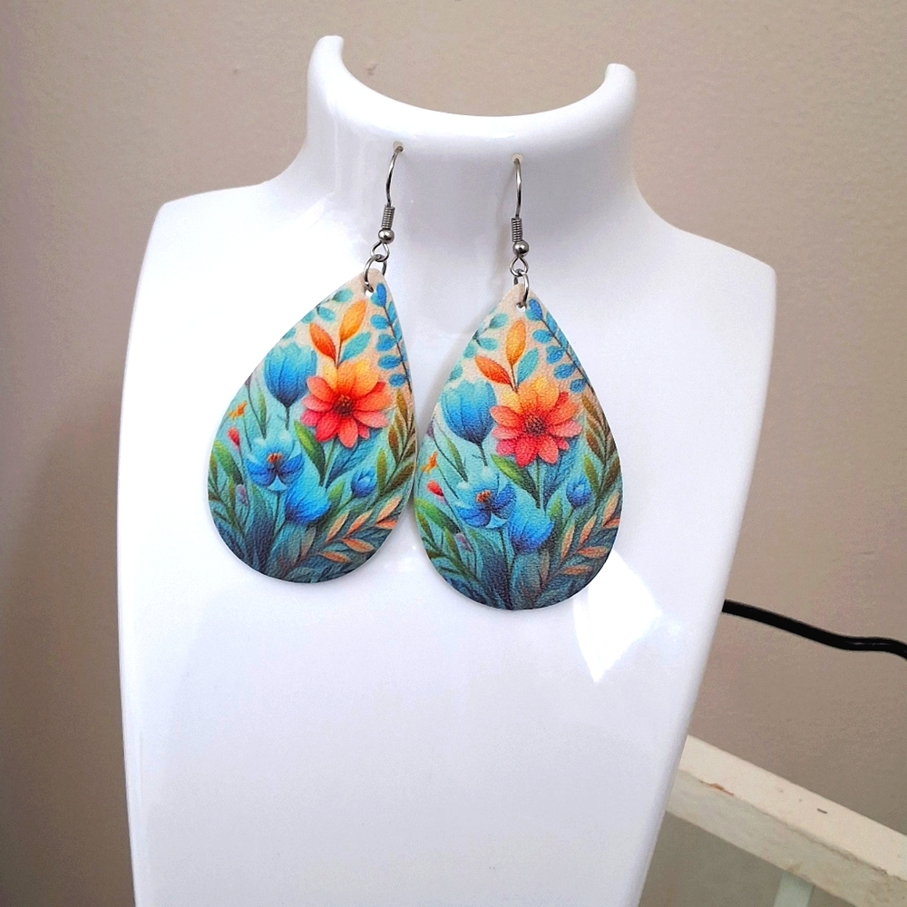 💥SALE💥NEW Floral Dangle Earrings